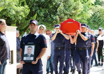 Öldürülen uzman çavuş, toprağa verildi