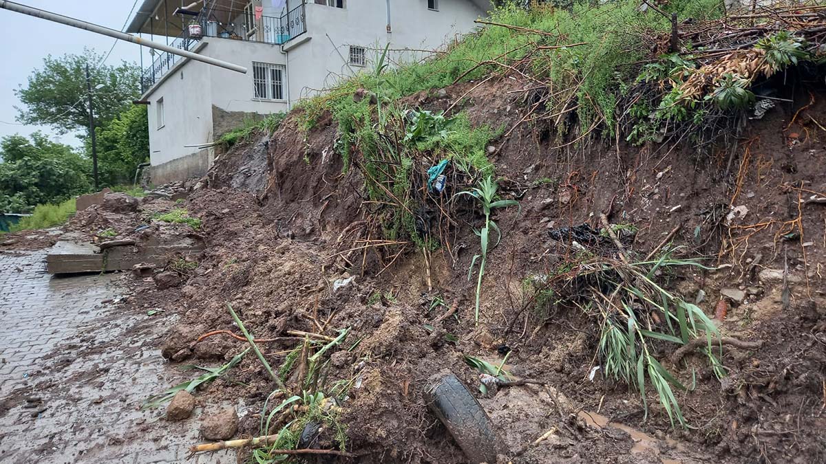 Osmaniye'de sağanak sonrası heyelan