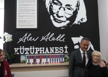 Özer, Alev Alatlı Kütüphanesi'nin açılışını yaptı