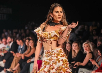 Podyumlar Antalya Moda Günleri'nde renklendi