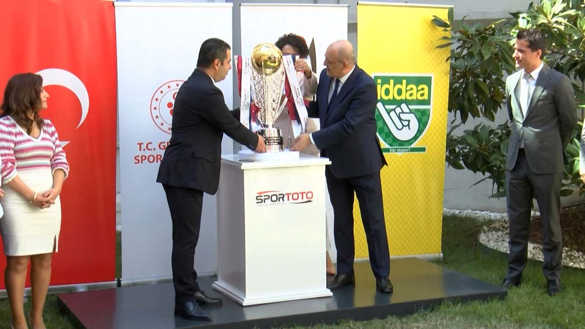 Trabzonspor'un kupası TFF'ye gönderildi