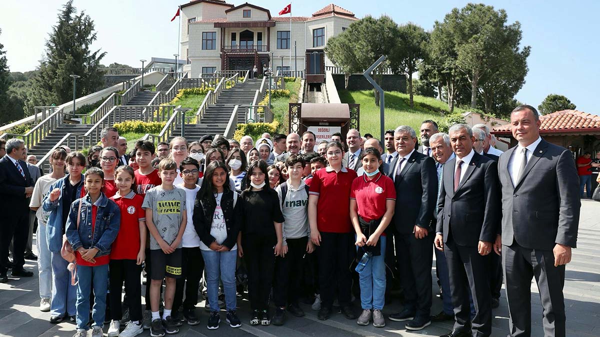 Soylu, Demokrasi Tarihi Forumu'na katıldı