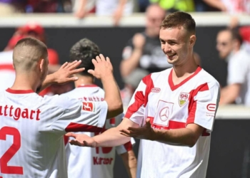 Stuttgart Köln son dakikada lige tutundu!