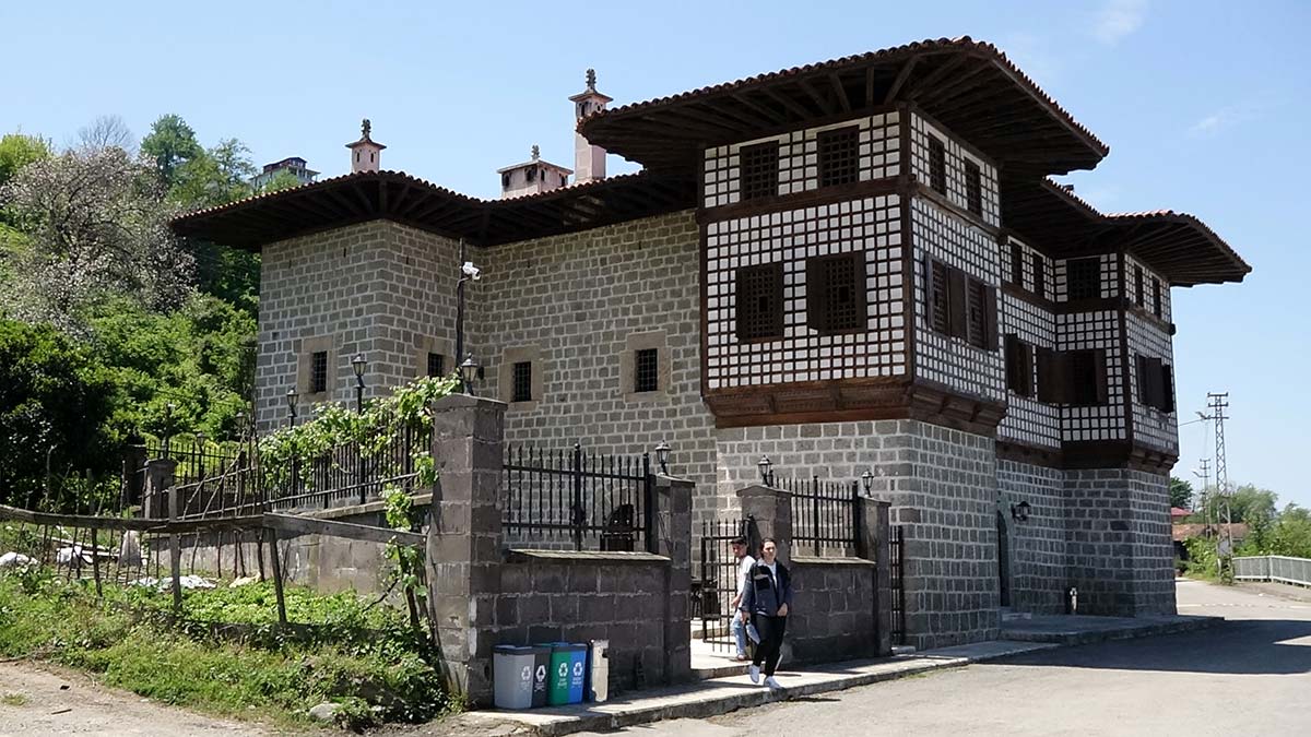 Trabzon'da tarihi Memişağa Konağı ziyarete açıldı