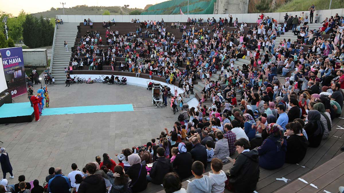 Tuzla’da 2 bin kişilik açık hava sineması