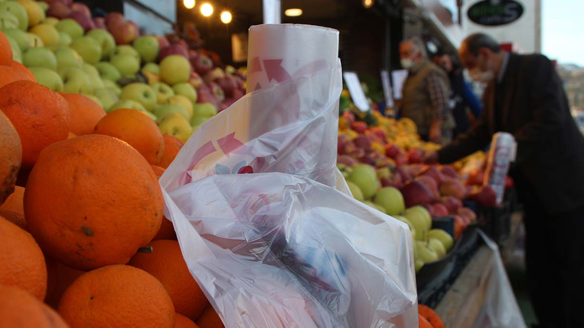 Ücretli uygulamayla 'poşet kirliliği' azaldı