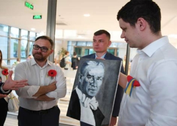 Ukraynalı çocuklardan 'Atatürk' portresi