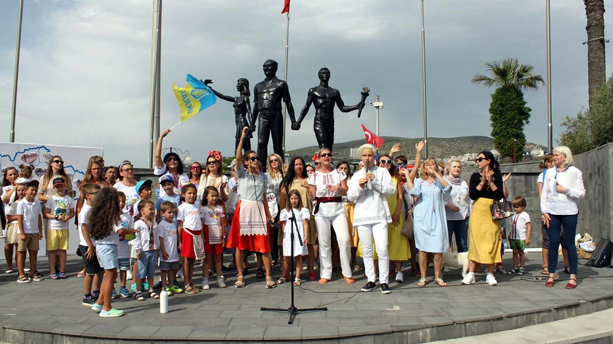 Ukraynalılar Vişivanka Günü'nü buruk kutladı