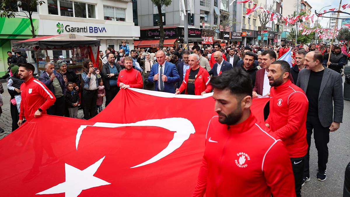 Ümraniye'de 19 Mayıs, Gençlik ve Spor Yürüyüşü