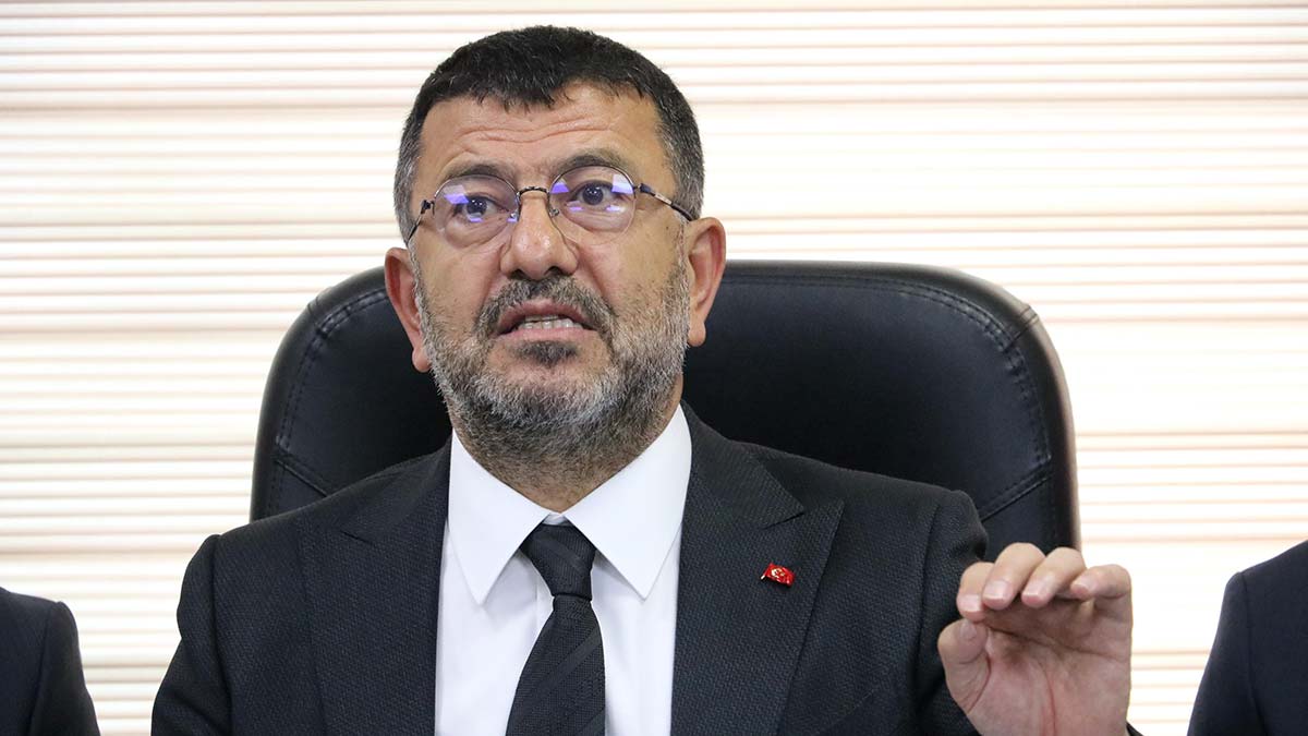 Veli Ağbaba: Emeklilerin duygularıyla oynamayın