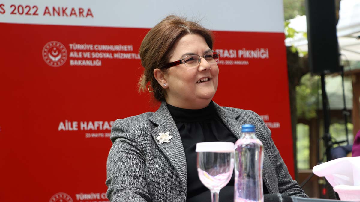 Yanık, Aile Haftası Pikniği'nde ailelerle buluştu