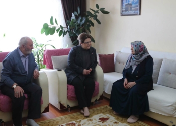 Yanık'tan, şehit Özgür Gençer'in annesine ziyaret