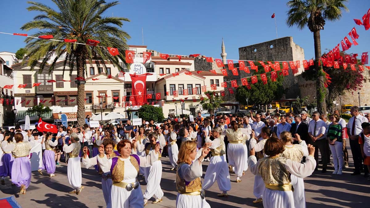 Yarımada Spor Oyunları Çeşme'de başladı