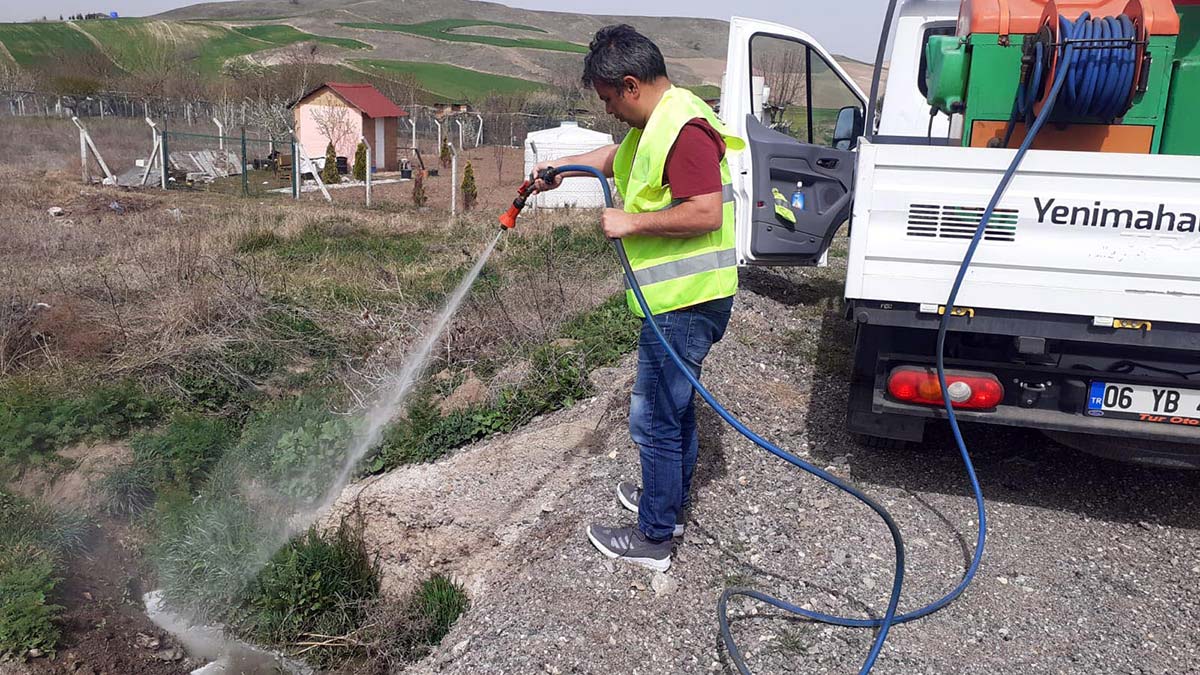 Yenimahalle’de larva mücadelesi