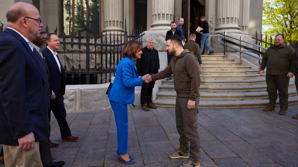 Nancy Pelosi Ukrayna'da