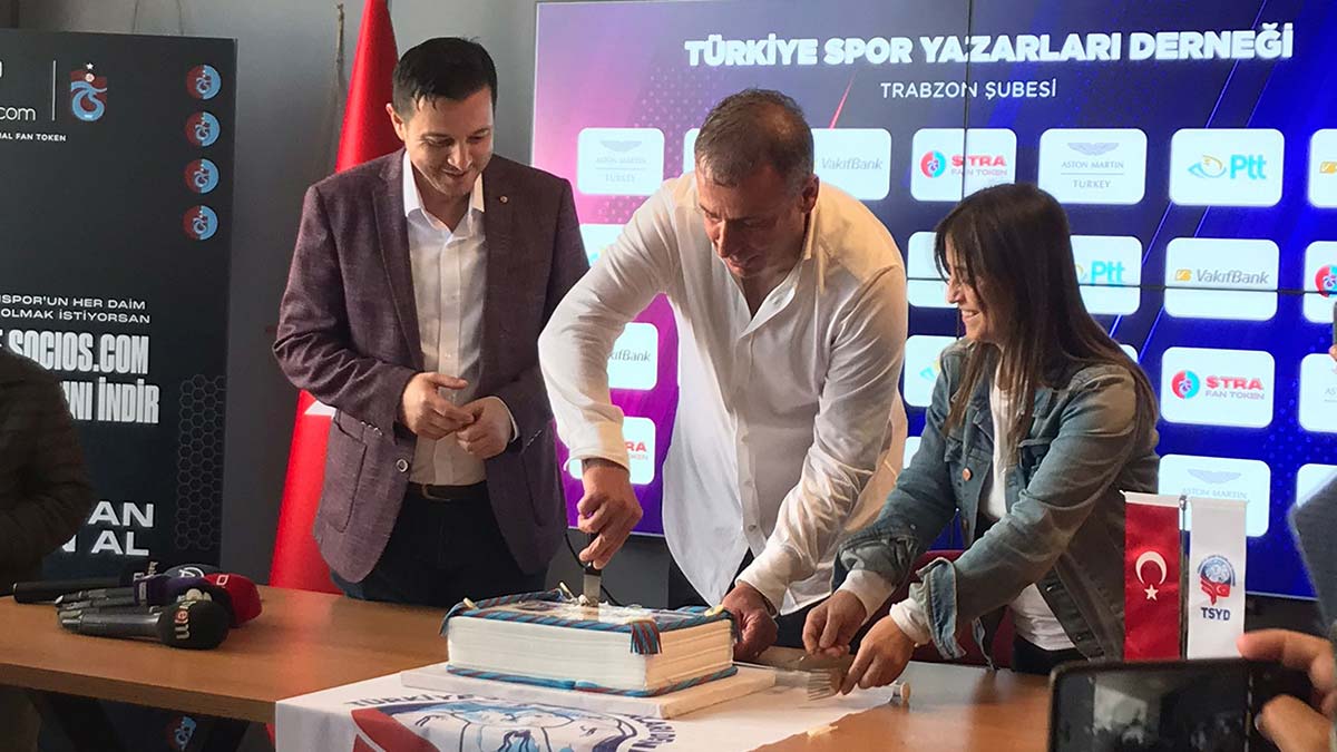 Trabzonspor Teknik Direktörü Abdullah Avcı, “Müzeyi gezerken geldiğimde ‘bu tarihte olmak istiyorum’ demiştim. Çok uzun sürmeden Allah nasip etti. Böyle bir kulübün tarihinde yer almak çok güzel bir duygu” dedi.