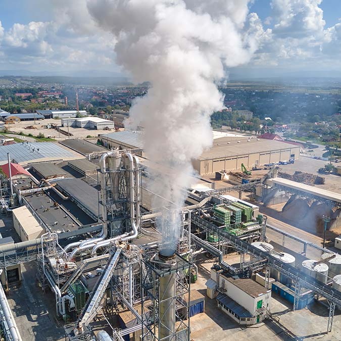 Dünya genelinde karbon emisyon salınımında en büyük pay enerji sektörüne ait. Özellikle kömür gibi fosil yakıtların halen yoğun olarak kullanılması dünyada emisyonların azaltılmasında ciddi sıkıntı oluşturuyor.