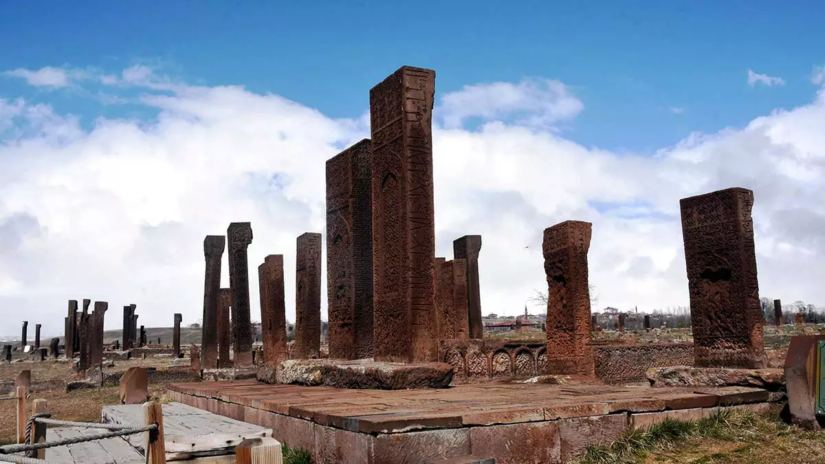 Ahlattaki mezar taslari turk tarihini okumayi ogretiyor 3138 dhaphoto6 - kültür ve sanat - haberton