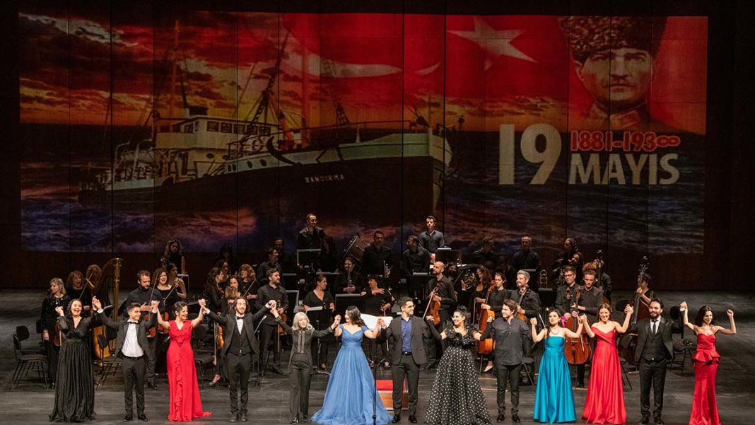 Atatürk Kültür Merkezi'nde Gençlik Konseri verildi