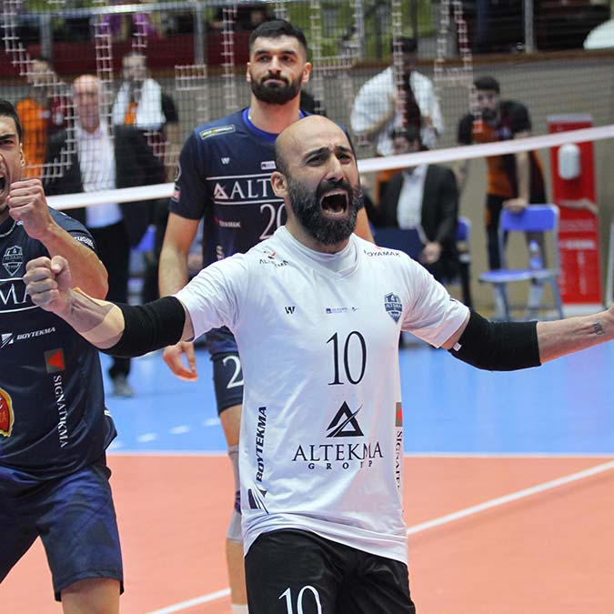 Altekma kaptan Mehmet Özbek ile devam ediyor