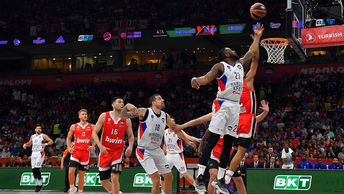 Anadolu Efes Real Madrid ile final oynayacak