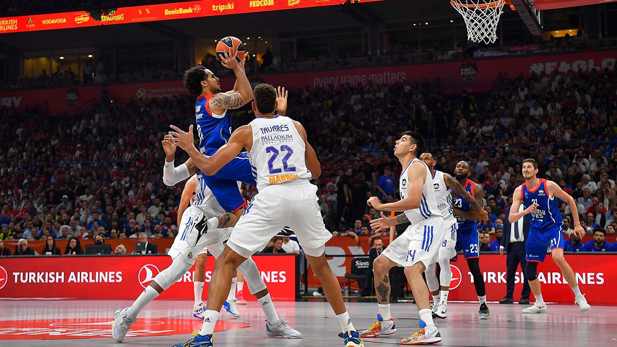 Anadolu Efes Euroleague şampiyonu oldu
