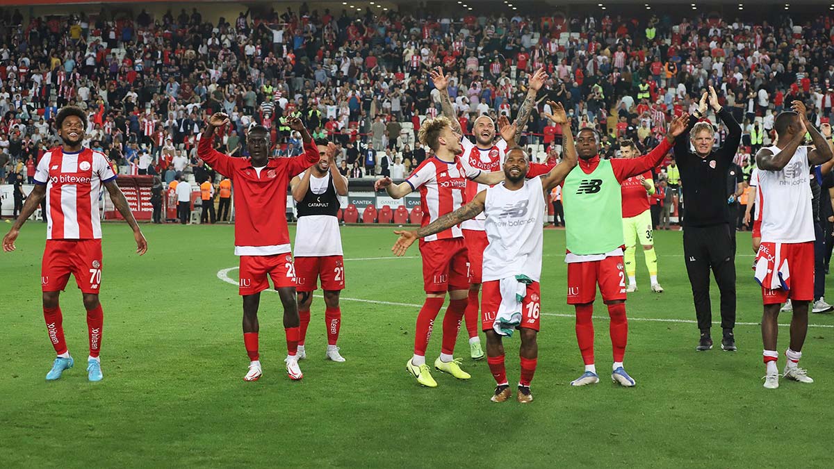 Nuri Şahin kulüp tarihine geçti