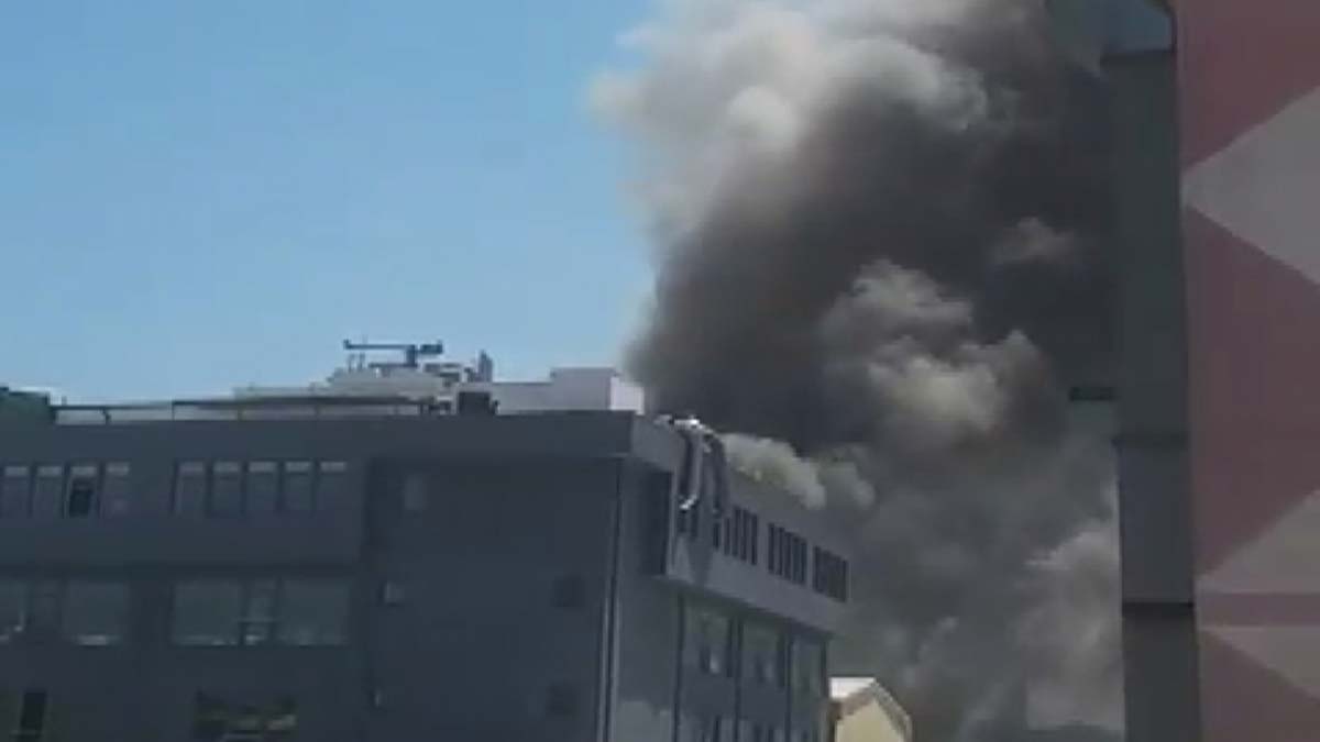 Bağcılar'da fabrikada yangın