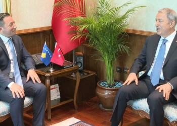 Hulusi Akar Kosovalı mevkidaşı ile görüştü