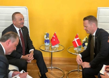 Mevlüt Çavuşoğlu Danimarka'lı mevkidaşı ile görüştü
