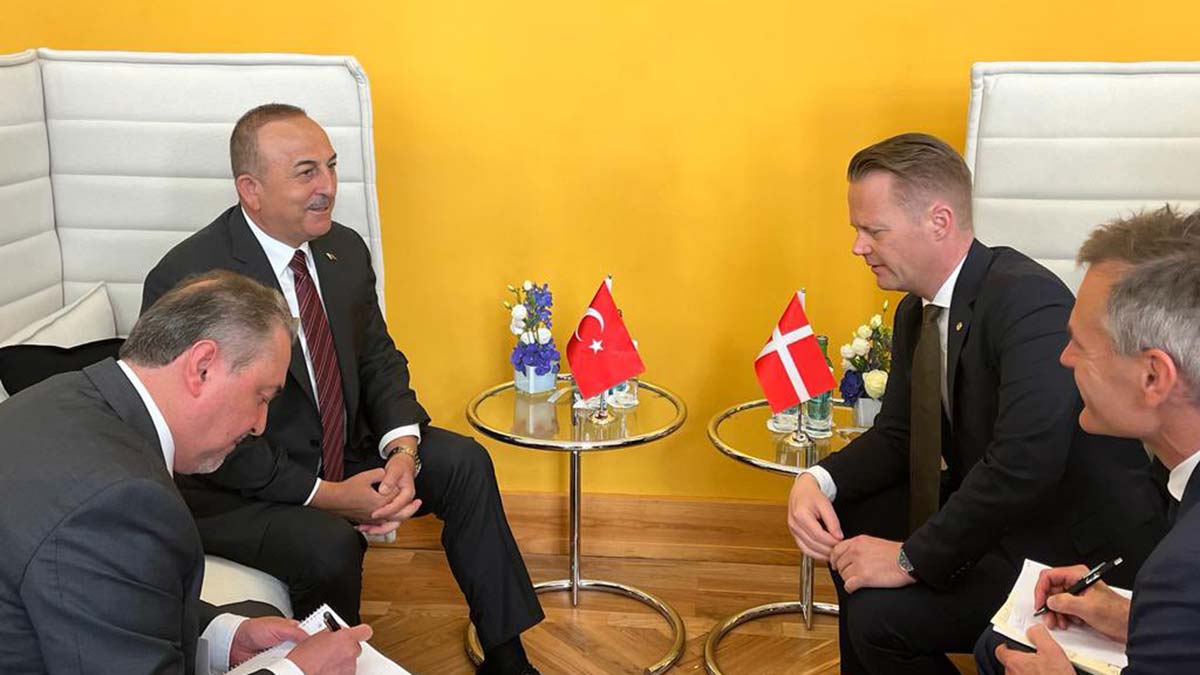 Mevlüt Çavuşoğlu Danimarka'lı mevkidaşı ile görüştü