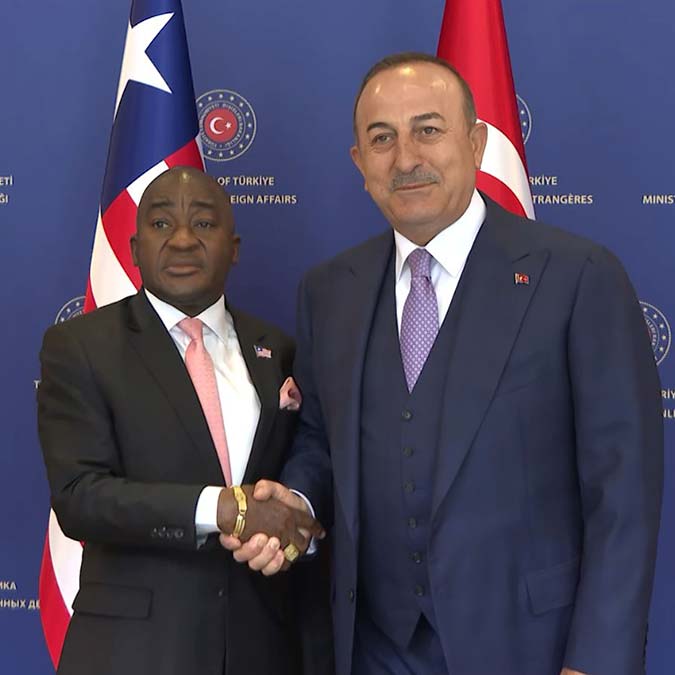 Dışişleri Bakanı Mevlüt Çavuşoğlu, "Bu ölümlerde Yunanistan'ın sorumluluğu da var, hatta gözünün önünde olduğu için ve geri itmelerde Frontex'in, dolayısıyla AB'nin de sorumluluğu var" ifadelerini kullandı.