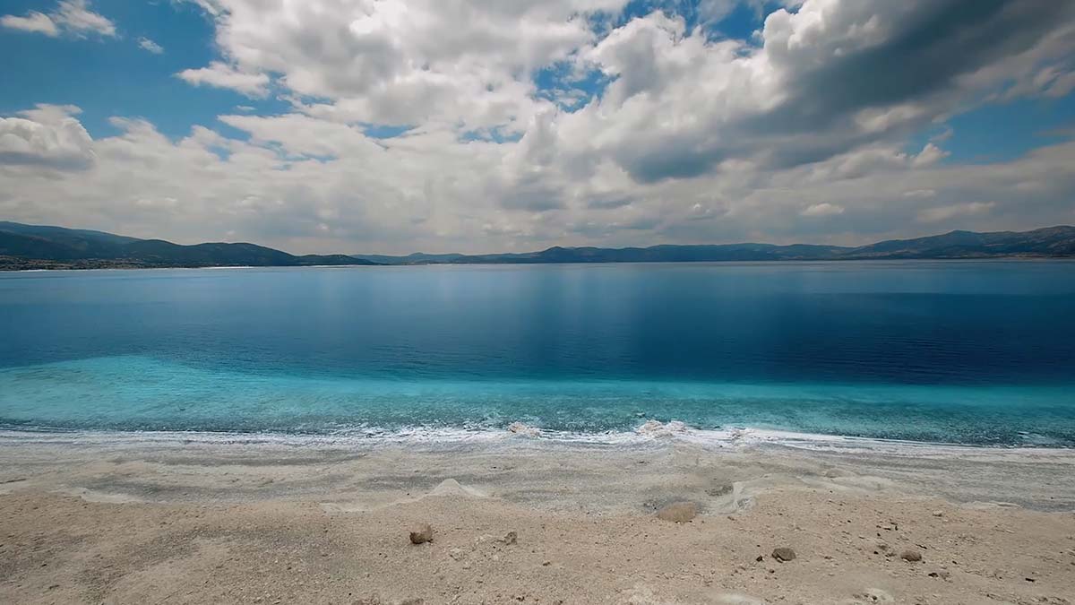 Salda Gölü'nde su çekilmesi insan kaynaklı değil