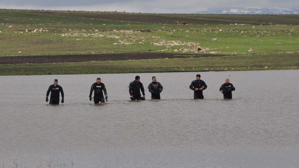 Balık adamlar Tarık'ı arıyor