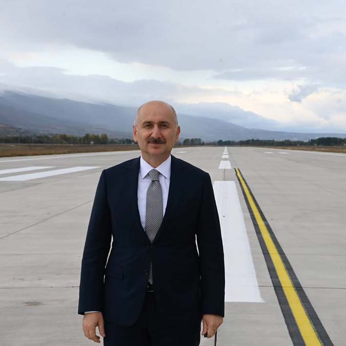 2 milyon 970 bin kişi hava yolu ile seyahat etti