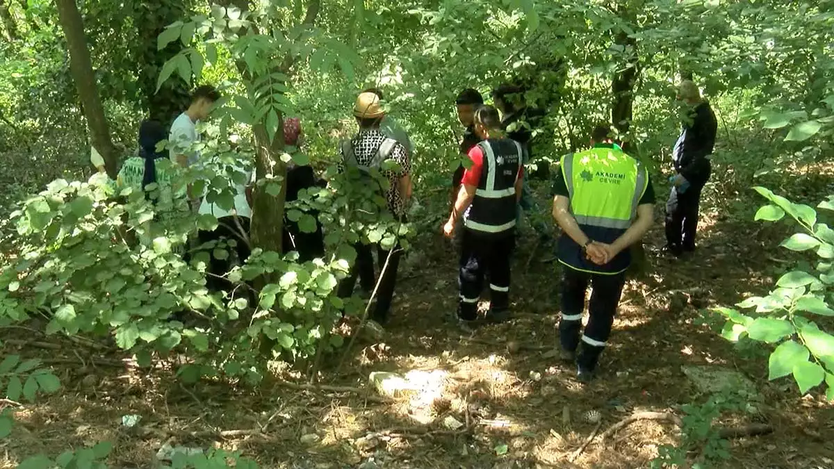 Belgrad ormanı'nda atıklar toplandı