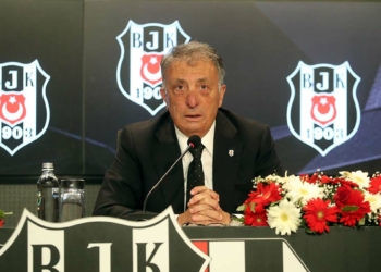 Beşiktaş Kulübü Başkanı Ahmet Nur Çebi, "Ödemelerin 6 aydan beri yapılmadığı sürecin sonunda kendimizi çok zor ve sıkıntılı günlerde Beşiktaş'ın yöneticisi ve başkanı olarak bulduk. Gemiyi selametle yüzdürebilmek çok önemliydi" dedi.