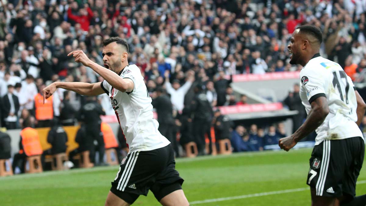 Beşiktaş Fenerbahçe derbisinin ilk yarısı 1-1