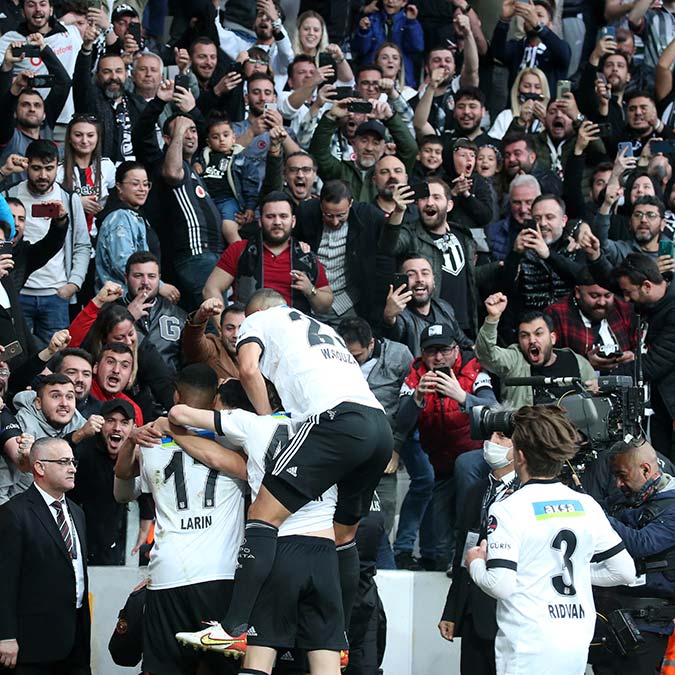 Beşiktaş Fenerbahçe derbisinin ilk yarısı 1-1