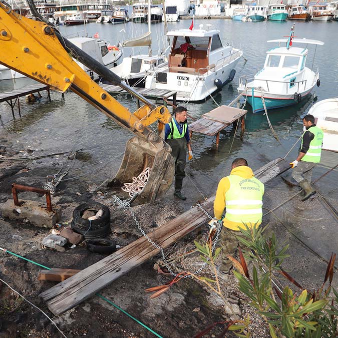 Bodrum'da 61 iskele yıkıldı