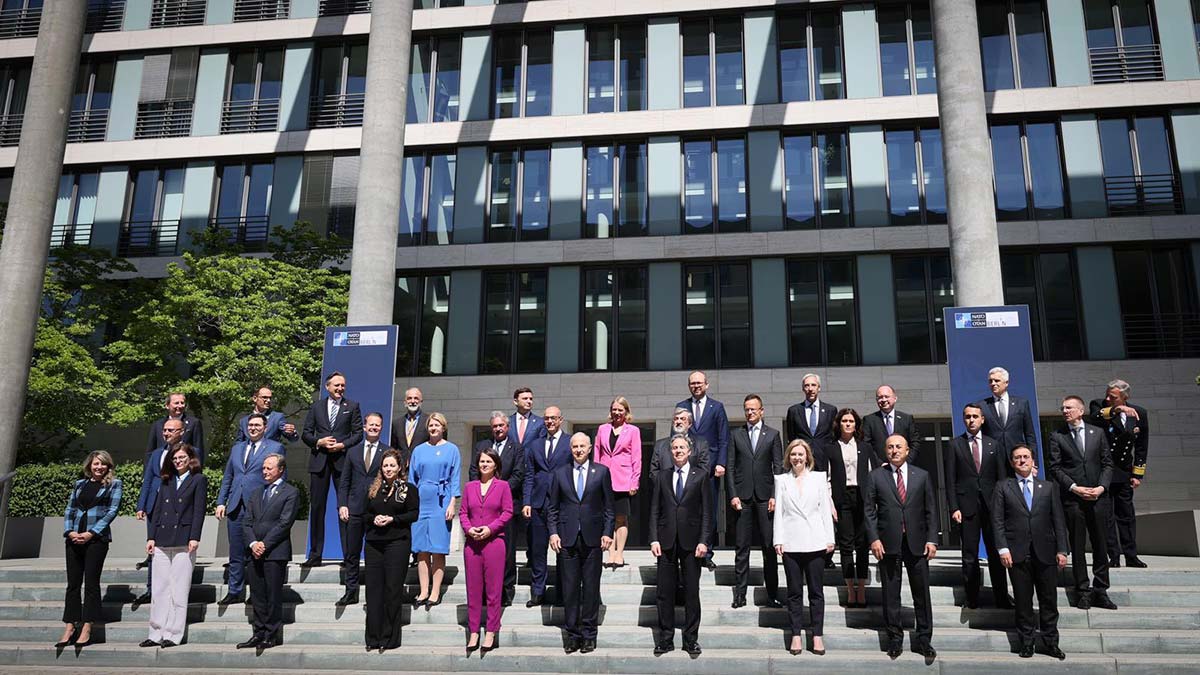 Almanya’da bulunan Dışişleri Bakanı Mevlüt Çavuşoğlu NATO Dışişleri Bakanları Gayriresmi Toplantısı'nın ardından basına açıklamalarda bulundu.