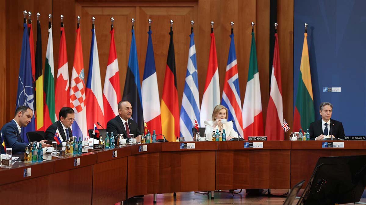 Çavuşoğlu NATO Dışişleri Bakanları toplantısı sonrası konuştu