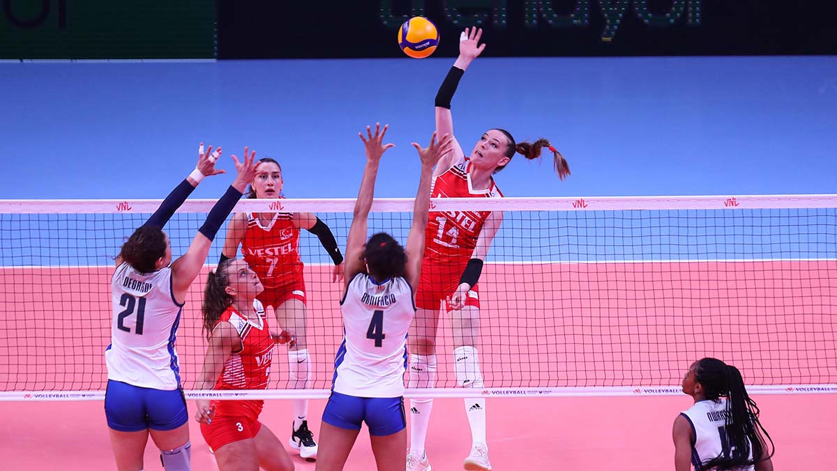 Filenin Sultanları FIVB Milletler Ligi'ne galibiyetle başladı