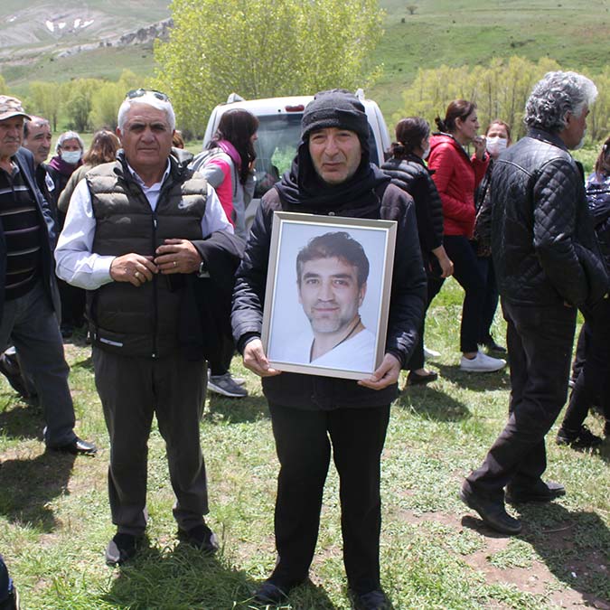 Gazeteci Ali Ekber Ertürk toprağa verildi