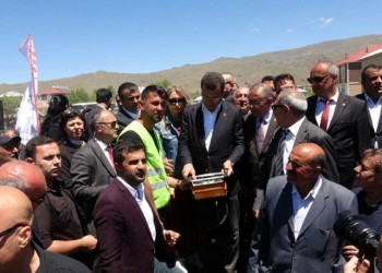 Ekrem İmamoğlu Van'da cami temeli attı