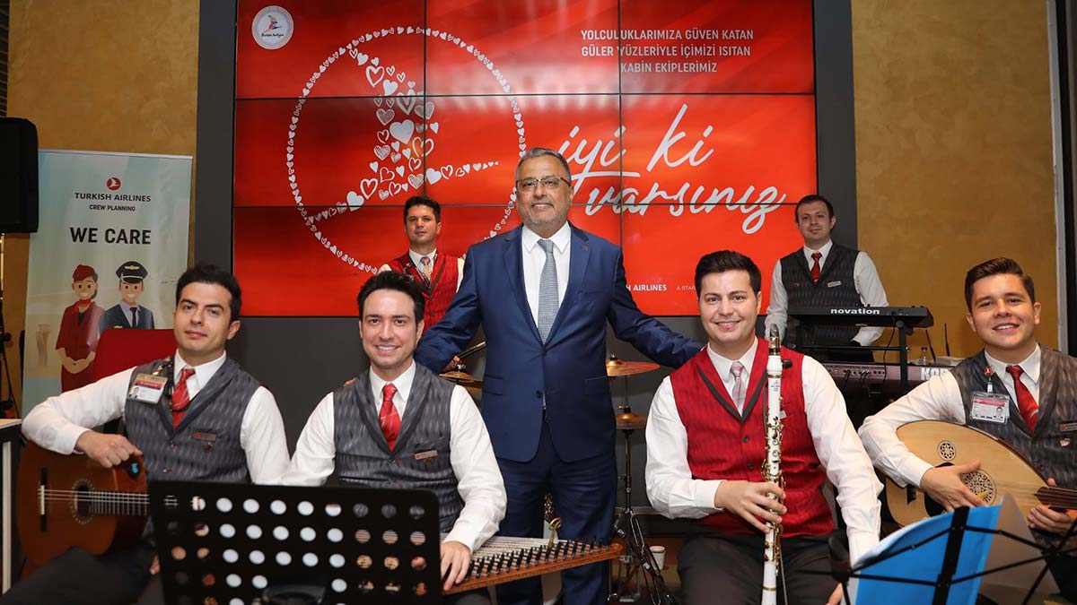 Dünya Kabin Memurları günü nedeniyle İstanbul Havalimanı'nda bulunan Türk Hava Yolları (THY) Ekip terminalinde bir eğlence düzenlendi.