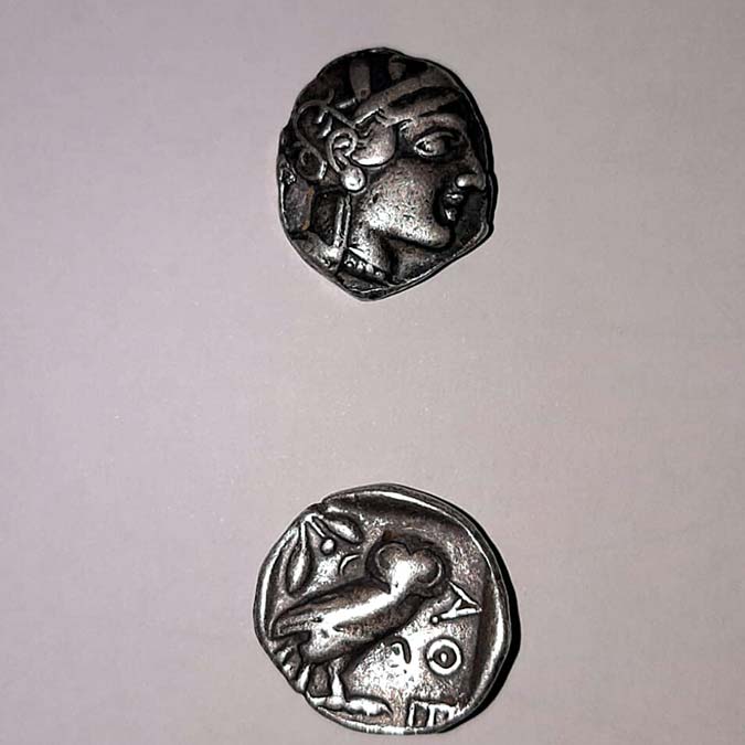 İzmir'de 210 sikke ele geçirildi