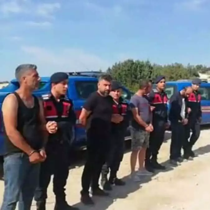 İzmir'de 27 kaçak göçmen yakalandı