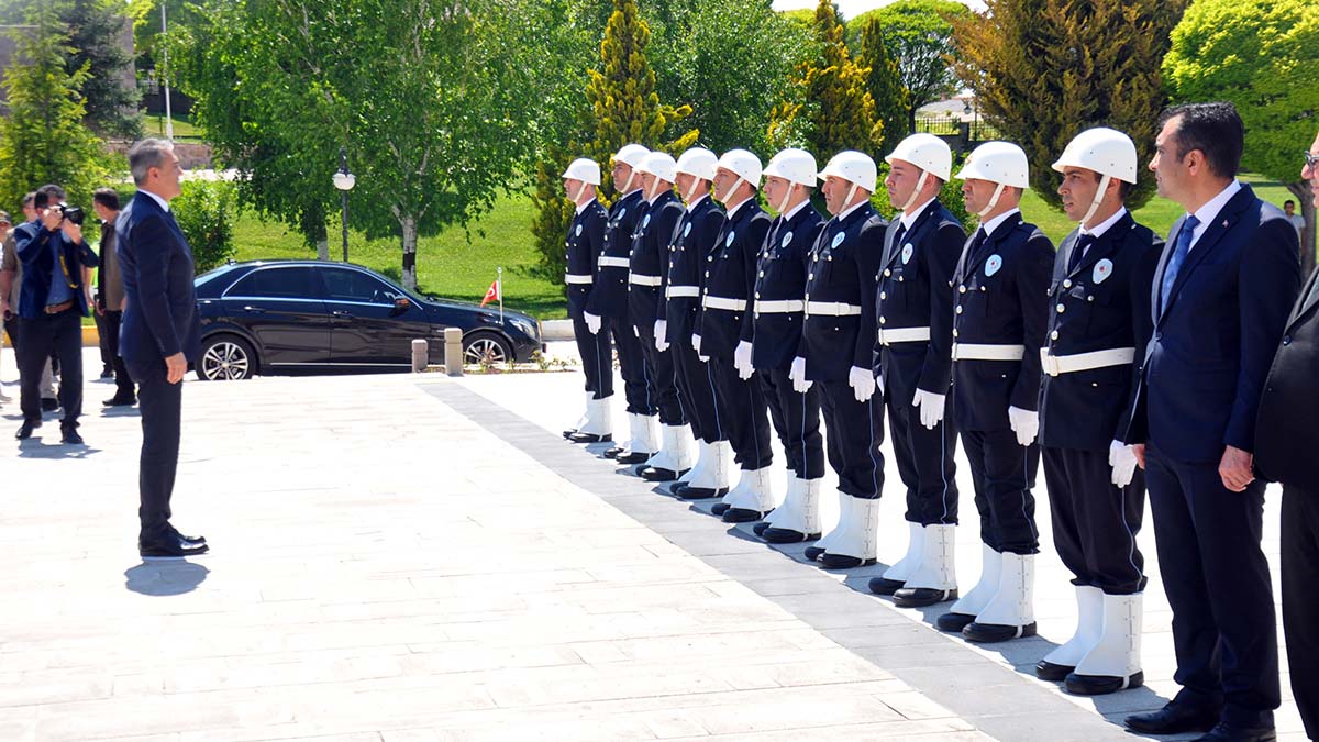 Karaman Valisi Tuncay Akkoyun göreve başladı