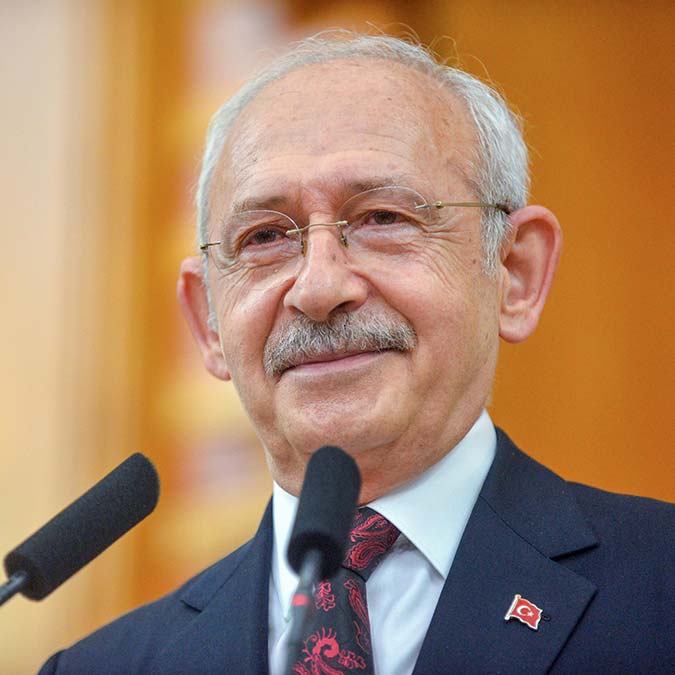 Dün tükürdüğümüzü bugün yalamayız